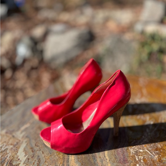 Jessica Simpson coral patent leather sling back peep toe cork heel platforms - Picture 4 of 8